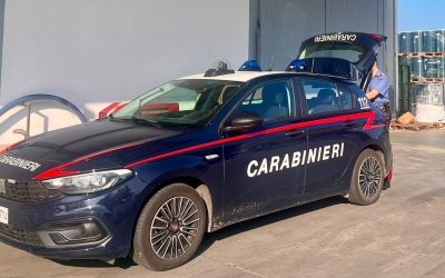 Cade dopo un volo di otto metri, operaio 38enne in pericolo di vita
