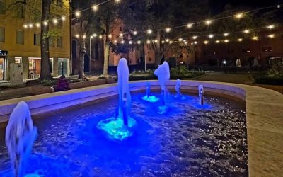 La fontana di piazza Repubblica in blu per la Giornata Mondiale del Cervello e la Giornata Nazionale della Neurologia