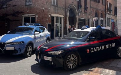 Con il passeggino senza bebè per rubare gli abiti