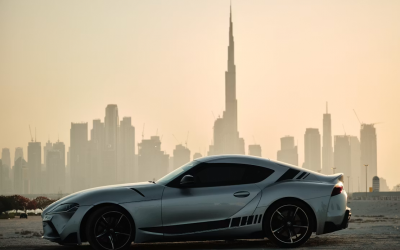 Noleggio auto di lusso a Dubai per ogni tipo di viaggio