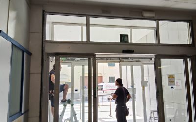 Ospedale di Cento, interventi di manutenzione sulle porte automatiche dell’ingresso principale