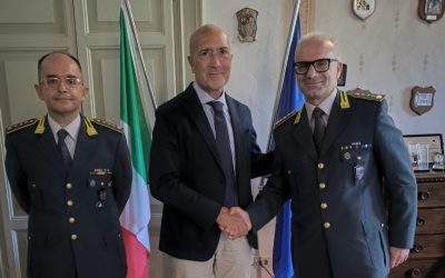 Cambio al vertice della Guardia di Finanza, il prefetto riceve il nuovo comandante