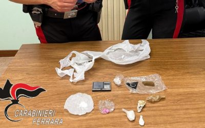 Droga in casa e nell’auto, arrestato