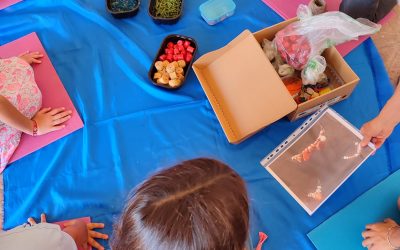 Mani in pasta con la storia: a Ferrara i bambini diventano artigiani etruschi