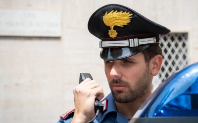 Si rifiuta di dare i documenti e fa tardare il treno, denunciato 23enne ferrarese
