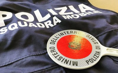 Palpeggiata nel frutteto con la scusa di un selfie, contadino condannato a due anni