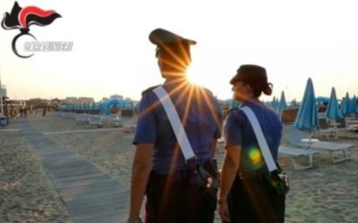 Paura all’alba a Lido Spina, 19enne rischia di annegare: salvata dai carabinieri