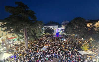 In piazza della Libertà è pronto ad accendersi “Incrocio” 2026