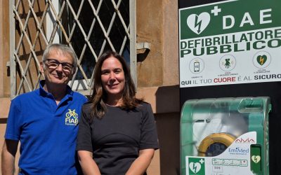 Da oggi Ferrara città più cardioprotetta. Fiab ha donato un nuovo defibrillatore