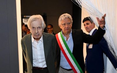 Vittorio Sgarbi, la famiglia: “Notizie false e lesive della sua dignità”
