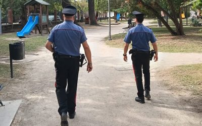 Atti osceni in un parco vicino alle scuole, arrestato un 40enne