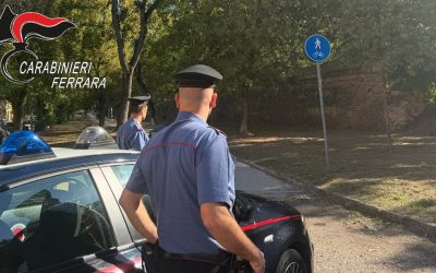 Cede una dose di crack e fugge in monopattino prima dell’arresto