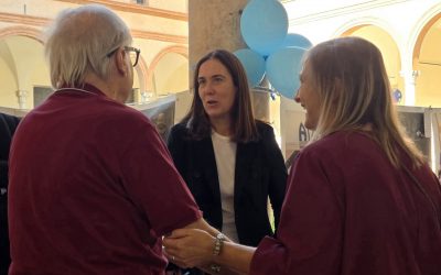 Festa dei Nonni tra risate e affetto: arriva lo Yoga della risata