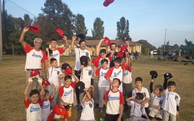 I piccoli Ferrara Raptors celebrano la chiusura del campionato
