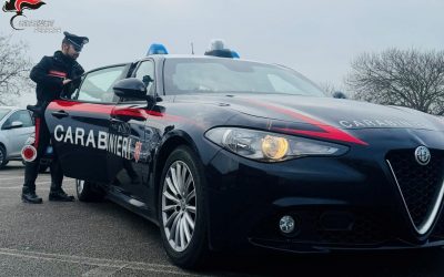 Semina il caos al supermercato e continua in caserma, arrestato 37enne