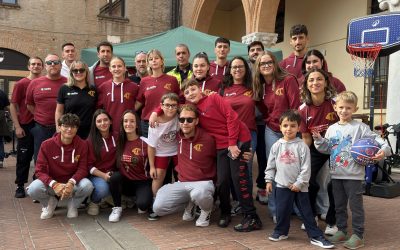 Gli atleti e le atlete della Despar 4 Torri in piazza con il 118 e l’Ausl di Ferrara per la rianimazione cardiopolmonare