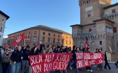 In 500 allo sciopero contro guerre e carovita: “La violenza è di chi non ci ascolta”